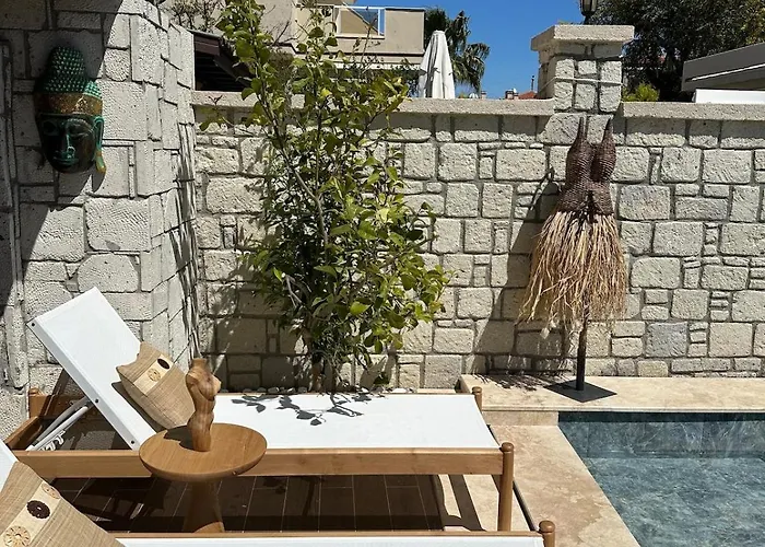 Detached House With Pool In Alacati Çeşme