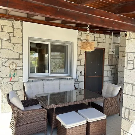 Vila Detached House With Pool In Alacati