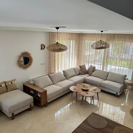 Detached House With Pool In Alacati Vila