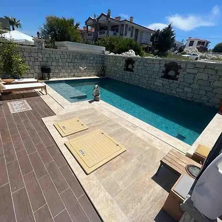 Detached House With Pool In Alaçatı Villa