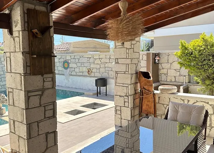 Detached House With Pool In Alaçatı