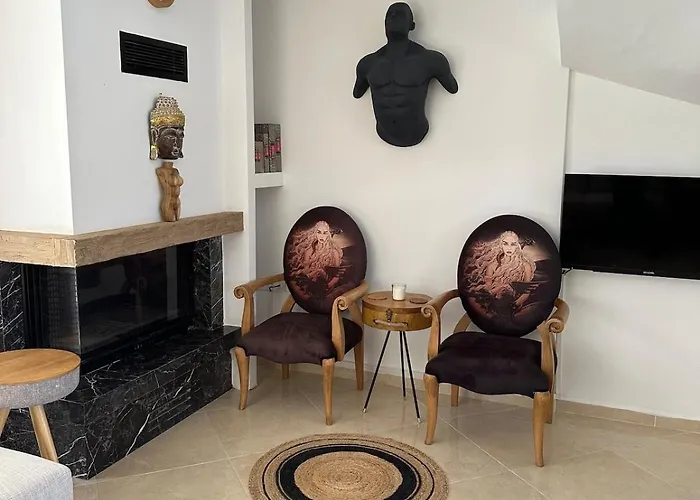 Villa Detached House With Pool In Alaçatı *